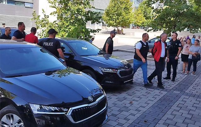 Privođenje uhapšenih Srba pred sud u Prištini (Foto Kim)