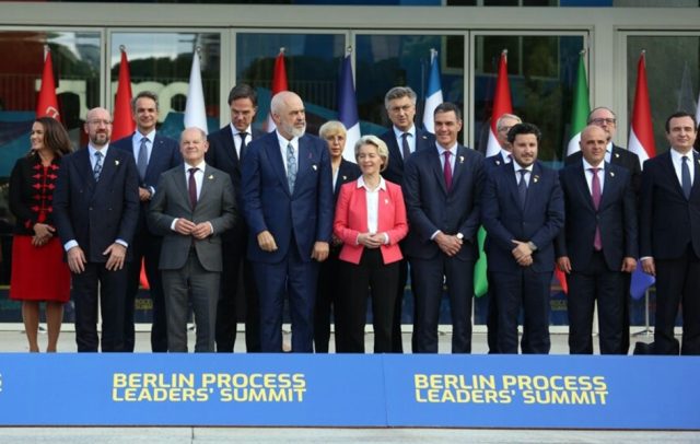 16975260273789_zb_tirana