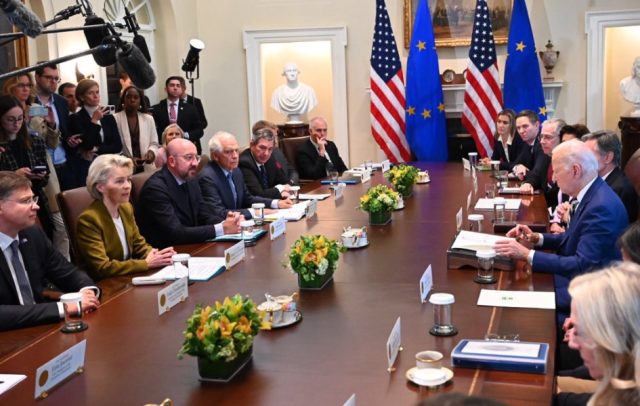 Zvaničnici EU i SAD na sastanku u Vašingtonu (Foto Tviter@vonderleyen)