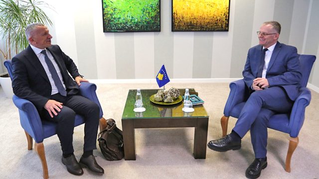 Šaip Kamberi i Besnik Bisljimi (Foto Kabinet zamenika premijera Kosova)