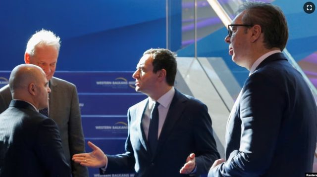 Premijer Kosova Aljbin Kurti i predsednik Srbije Aleksandar Vučić na samitu lidera Zapadnog Balkana u Severnoj Makedoniji u januaru 2024 (Foto REUTERS,Ognen Teofilovski)