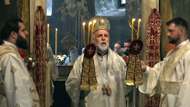 Vladika diseldorfski i cele Nemačke Grigorije na službi u Visokim Dečanima (Foto Kim)