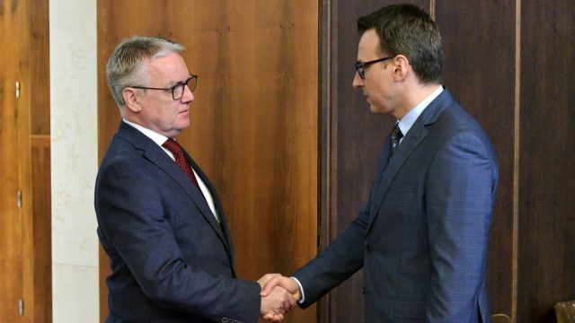 Петковић-са-шефом-Мисије-ОЕБС-на-КиМ-1-2048x1152