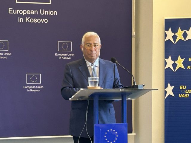 Antonio Košta u Prištini (Foto Kim)