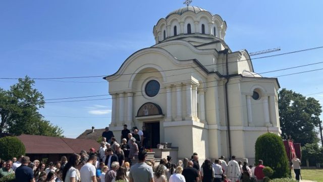 Litija oko crkve Svetih Flore i Lavra (Foto Kim)