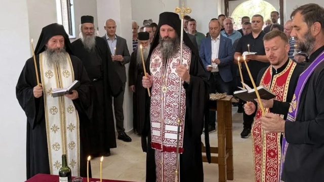 Vladika Ilarion pozvao meštane Goraždevca da ostanu na svojoj dedovini i sačuvaju imanja (Foto Radio Goraždevac)