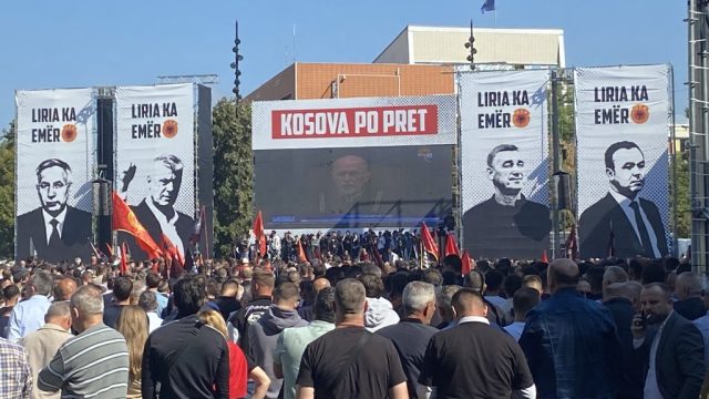 Sa današnjeg okupljanja u Prištini (Foto Kim)