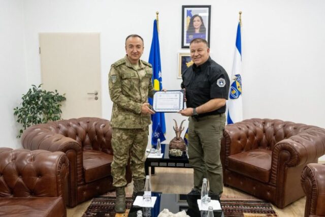 Ulutaš i Hodža o saradnji KFOR-a i Kosovske policije u oblasti bezbednosti (Foto KFOR)