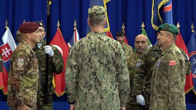 Italijanski general-major Roberto Vergori preuzeo je komandu nad KFOR-om od turskog generala Ozkana Ulutaša (Foto Kim)