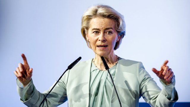 Predsednica Evropske komisije Ursula fon der Lajen (Foto Markus Šolc/dpa)