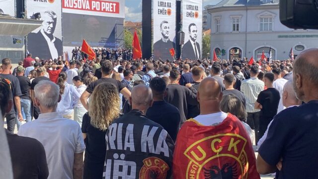 Ranije okupljanje veterana OVK u Prištini (Foto Kim)